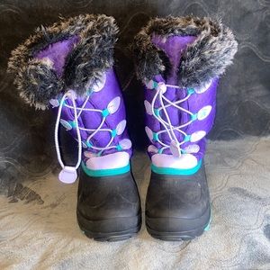 Kamik snow boots size 9